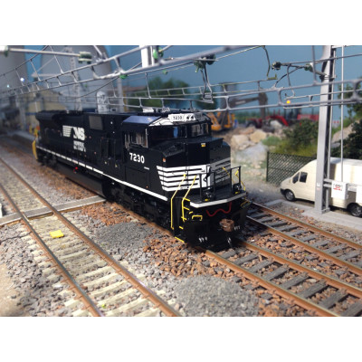 LOCOMOTIVE DIESEL 7230 NORFOLK SOUTHERN, HO, DIGITALE SONORE PAR ATHEARN 75G75806