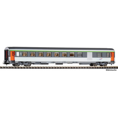 VOITURE CORAIL FOURGON SNCF EP IV DE PIKO 97142