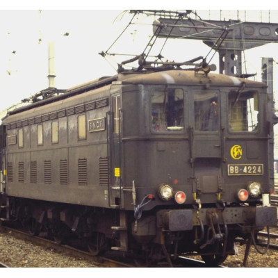 LOCOMOTIVE ELECTRIQUE BB4200, ETE VOLETS OUVERTS, SNCF, HO, EpIV, DIGITAL SON, PAR PIKO P97434