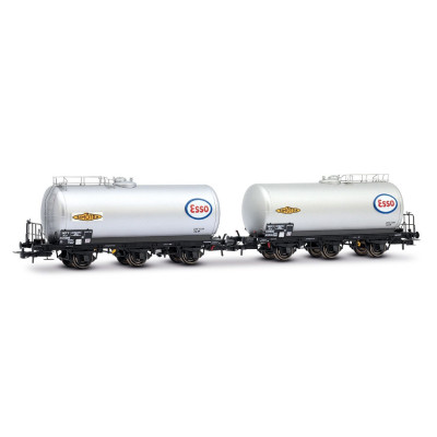 1 COFFRET DE 2 WAGONS CITERNES, A 3 ESSIEUX, ESSO, LIVREE ARGENTEE, HO, EpIII, PAR JOUEJ HJ6294